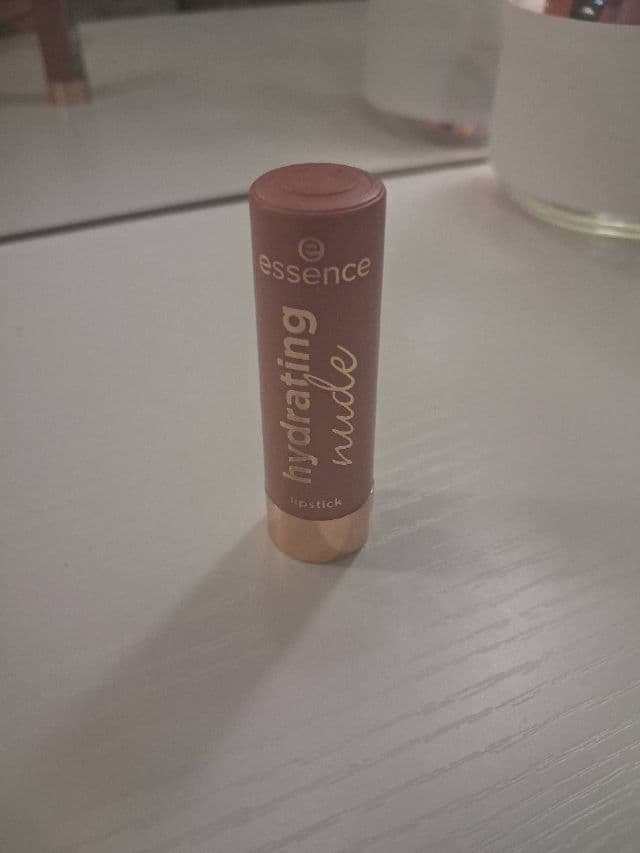 Essence Hydrating Nude Lipstick - 301: Romantic review photo by nikalibeauty