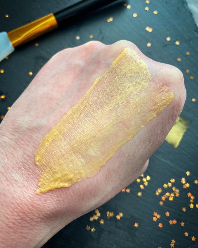 Pestlo Gold Thread Face Mask review photo by Glowyforever