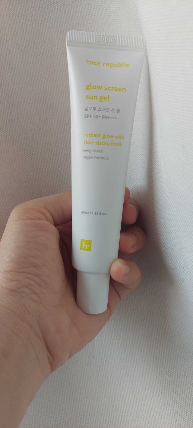 Face Republic Glow Screen Sun Gel SPF50+ PA++++ review photo by Gray17