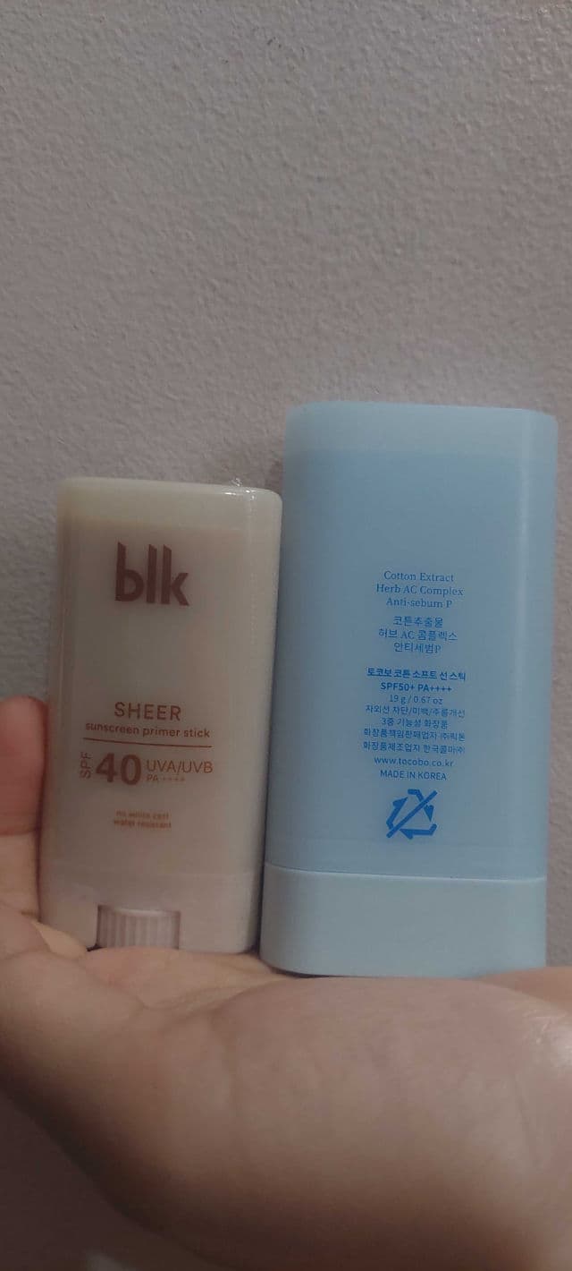 BLK Cosmetics Universal Sheer Sunscreen Primer Stick SPF40 UVA/UVB PA++++ review photo by Gray17