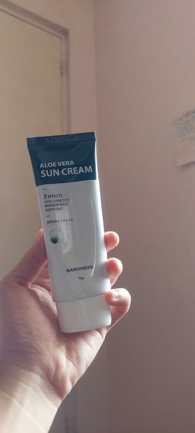 Baroness Aloe Vera Sun Cream SPF50+ PA+++ review photo by Gray17