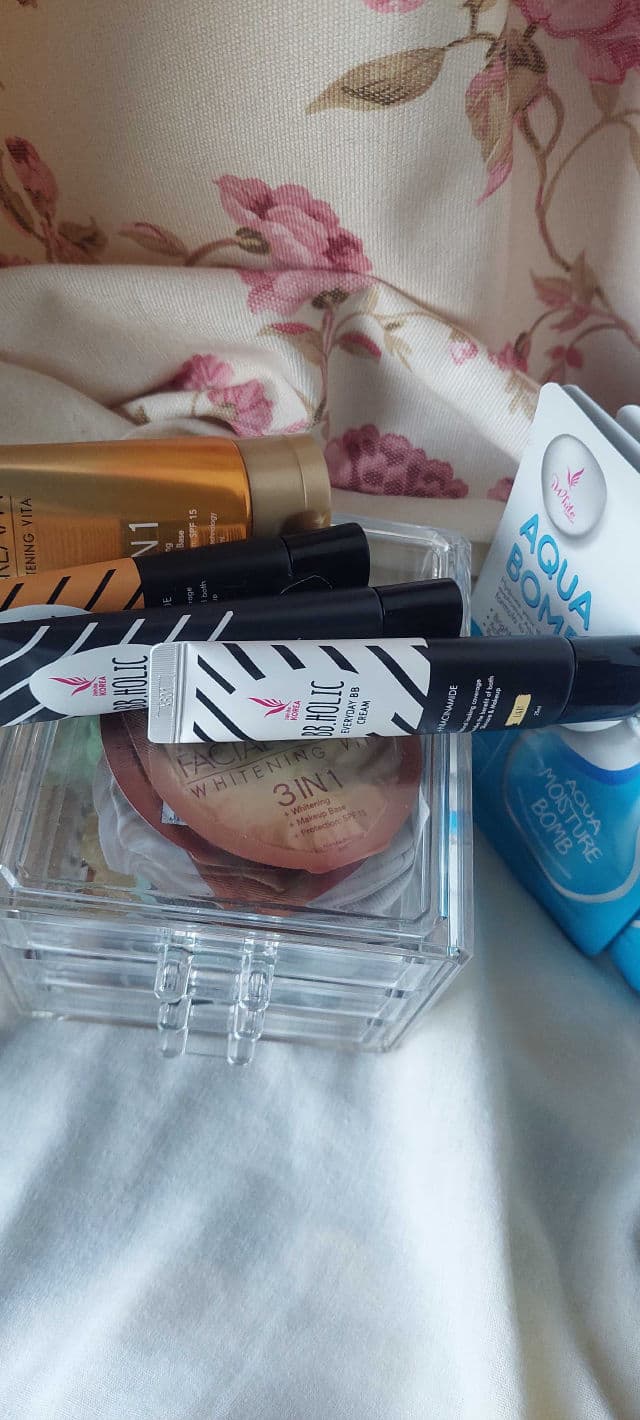 iWhite Korea Aqua Bomb Mask Sheet review photo by Gray17