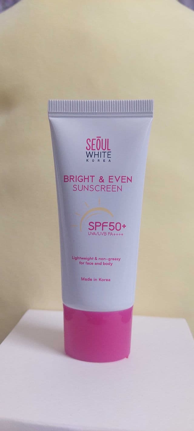 Seoul White Korea Bright & Even Sunscreen SPF50+ PA++++ review photo by Gray17