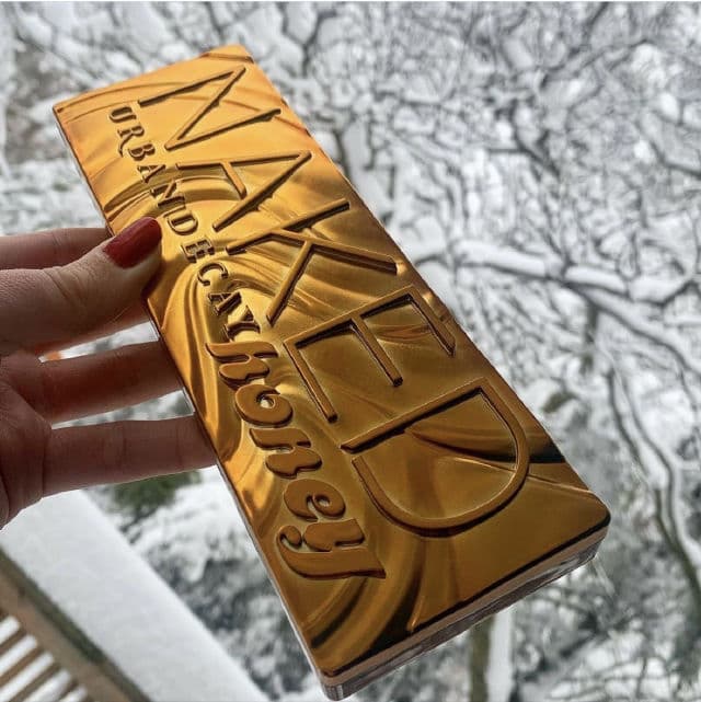 Urban Decay Naked Honey Eyeshadow Palette review photo by nailsbycarleigh