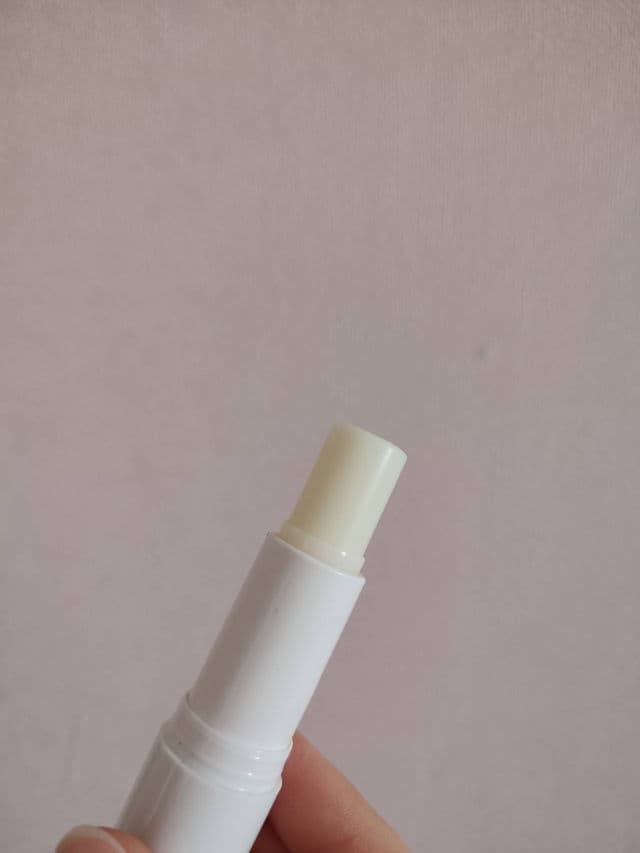 Kiko Nourishing Lip Balm review photo by OlyaAlink
