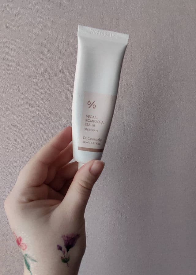 Dr. Ceuracle Vegan Kombucha Tea BB review photo by OlyaAlink