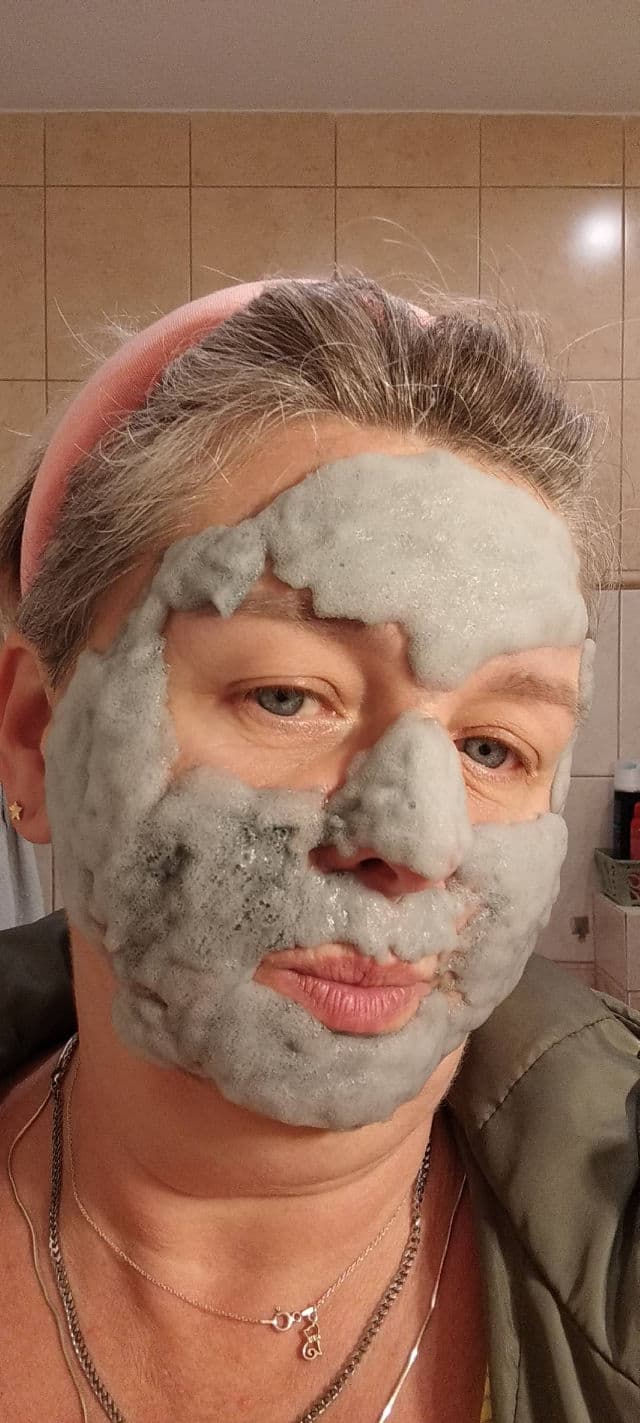 ELIZAVECCA Milky Piggy Carbonated Bubble Clay Mask review photo by Danka72