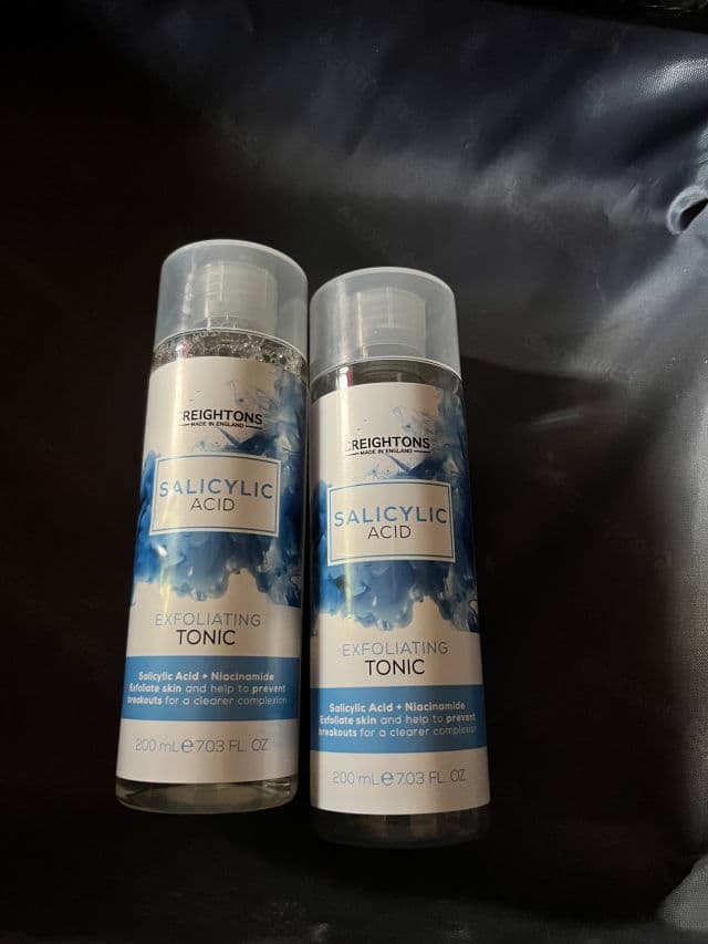 Creightons Salicylic Acid Exfoliating Tonic  review photo by naatasha