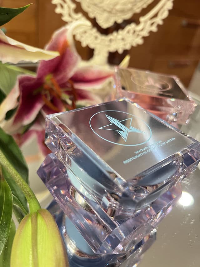 Jeffree Star Skin Magic Star Hydrating Moisturizer review photo by AnaDze