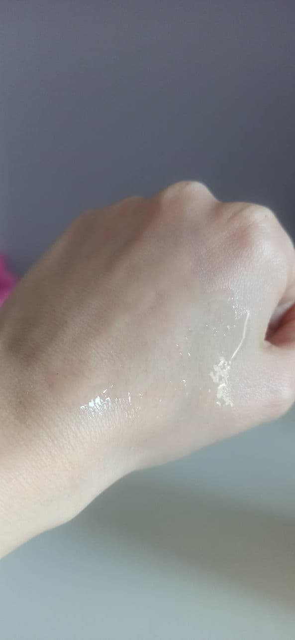 Avene XeraCalm A.D Lipid-Replenishing Cleansing Oil review photo by PetitGirl