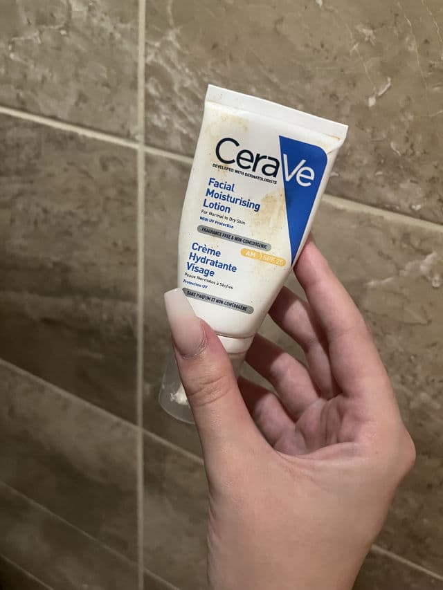 CeraVe Facial Moisturising Lotion SPF 25 review photo by Amylou