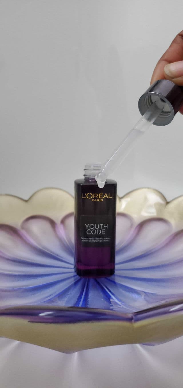 L'Oreal Paris Youth Code Skin Strengthening Serum review photo by Pearlreviews