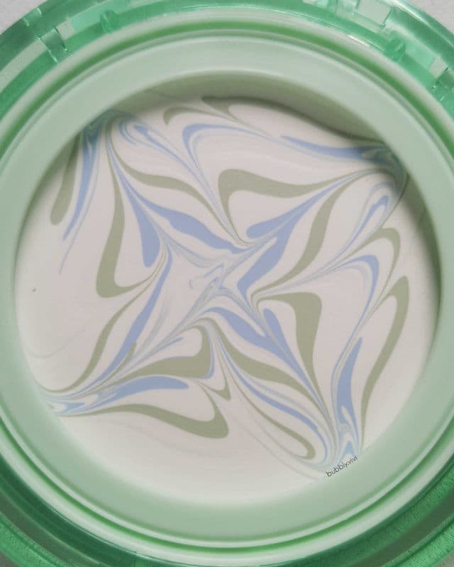 VT COSMETICS Cica Essence Sun Pact SPF50+ PA+++ review photo by bubblyvivi