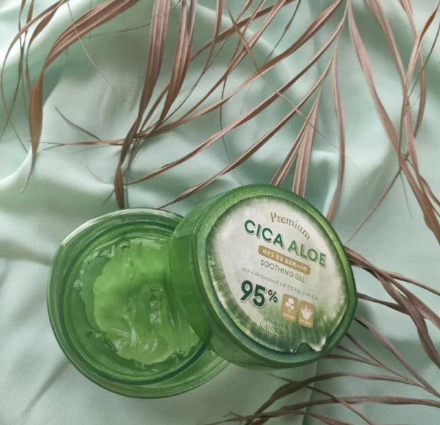 MISSHA Premium Cica Aloe Soothing Gel review photo by skincarence