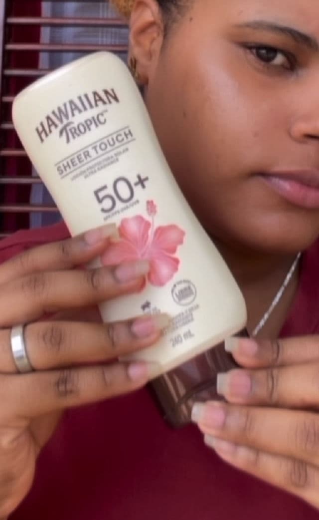 Hawaiian Tropic Sheer Touch Lotion Sunscreen Broad Spectrum SPF 50 review photo by nicolbonillacontact