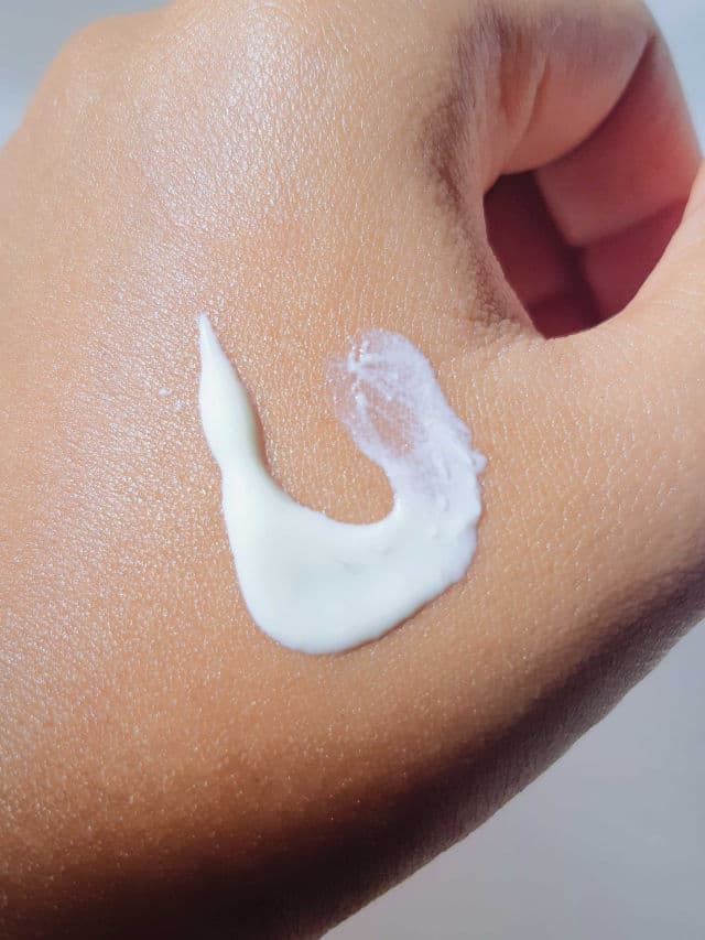 Beach Hut Beach Hut Face SPF65 Lotion review photo by windawandhani