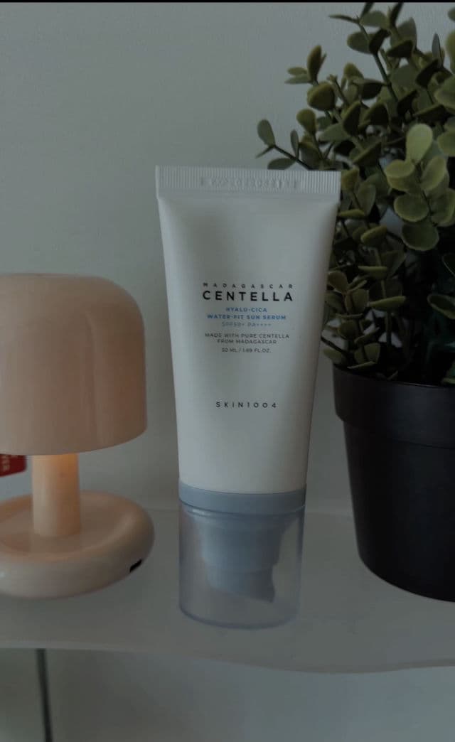 SKIN1004 Madagascar Centella Hyalu-Cica Water-Fit Sun Serum UV SPF50 review photo by AliaaArafa15