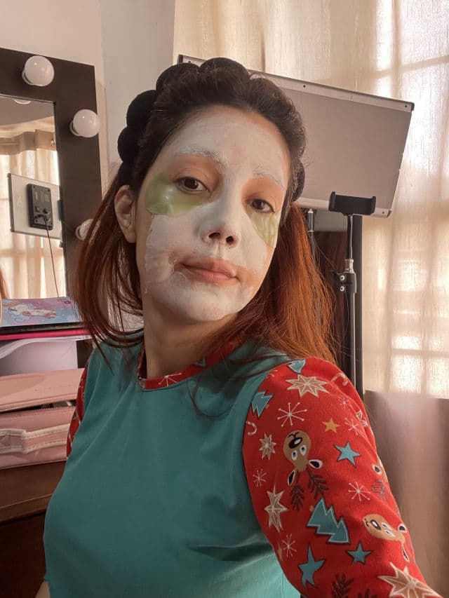 Pixi NutrifEYE review photo by adrianamonsalvemakeu