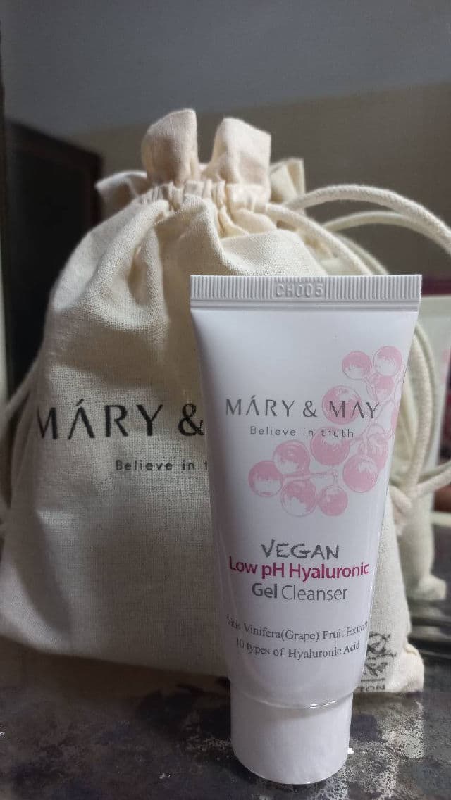 Mary&May Vegan Low pH Hyaluronic Gel Cleanser review photo by crissacv2