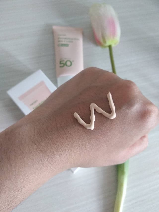 manyo Foundation-Free Sun Cream SPF50+ PA++++ review photo by ecand