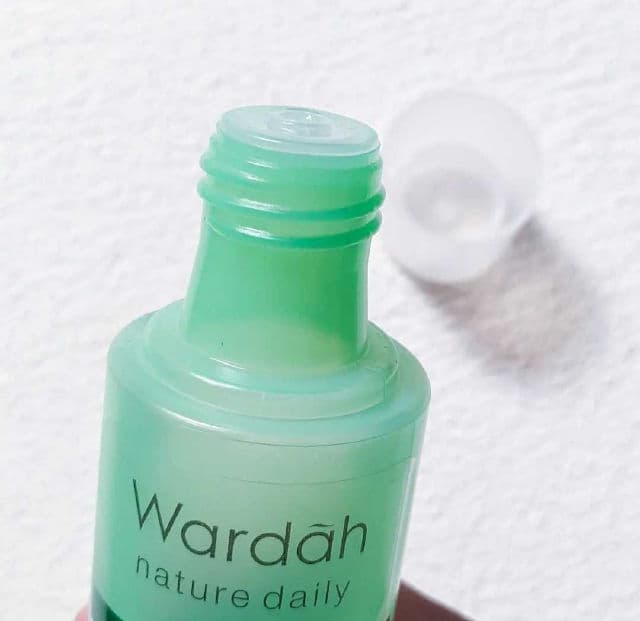 Wardah Aloe Hydramild Essence Toner review photo by bvtterfiyy
