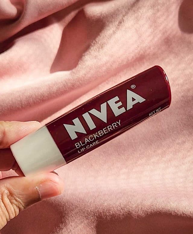 Nivea Blackberry Lip Care review photo by elaineganuelas