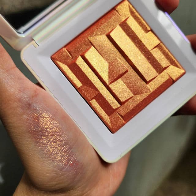 Haus Labs by Lady Gaga Bio-Radiant Gel-Powder Highlighter review photo by elaineganuelas