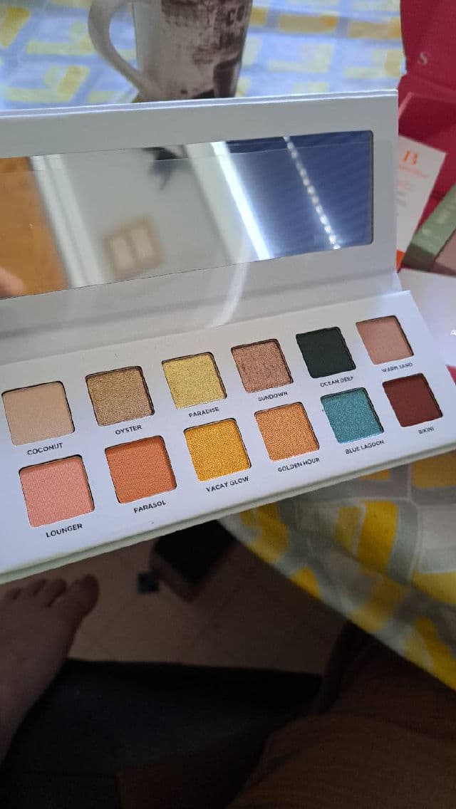 Iconic London Beachside Babe Eyeshadow Palette review photo by marifa