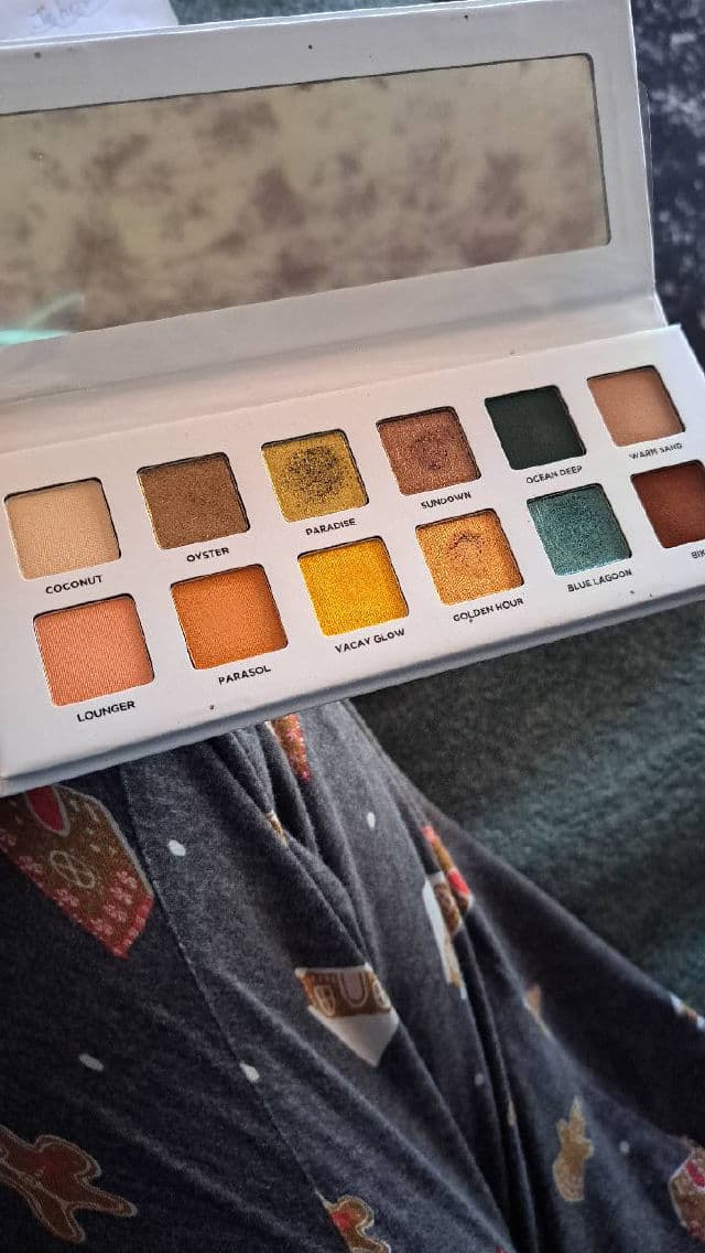 Iconic London Beachside Babe Eyeshadow Palette review photo by marifa