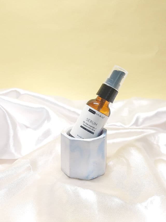 Dermorepubliq 5% Niacinamide + Hyaluronic Acid for Sensitive Skin Serum review photo by ioveskincare