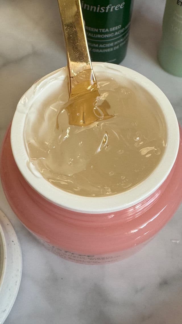 INNISFREE Jeju Cherry Blossom Dewy Glow Jelly Cream review photo by SkinlovesbySam