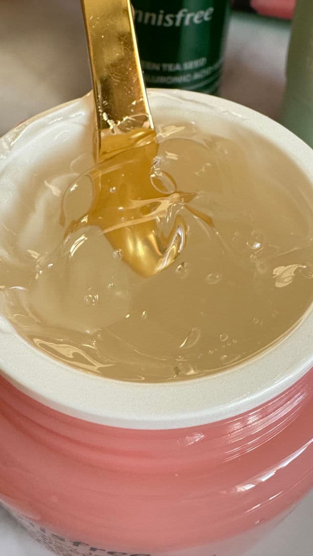 INNISFREE Jeju Cherry Blossom Dewy Glow Jelly Cream review photo by SkinlovesbySam