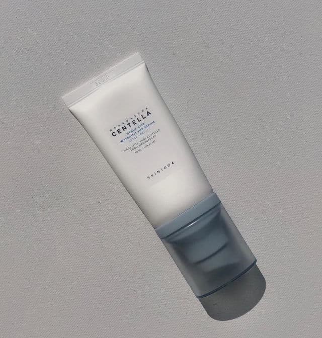 SKIN1004 Madagascar Centella Hyalu-Cica Water-Fit Sun Serum SPF50+ PA++++ review photo by Aetae