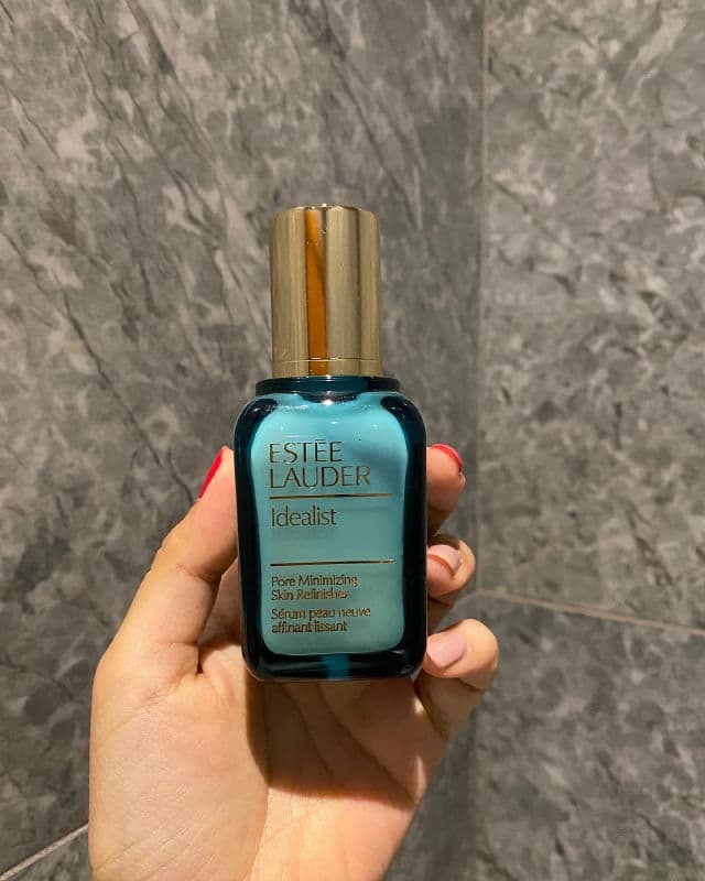 Estee Lauder Idealist Pore Minimizing Skin Refinisher review photo by SkincareUprising