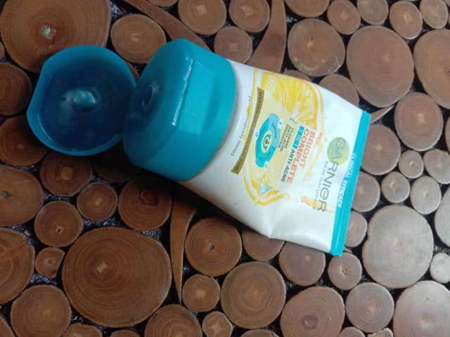 Garnier Bright Complete 3-in-1 Anti Acne Facial Wash review photo by mrscepiskincare