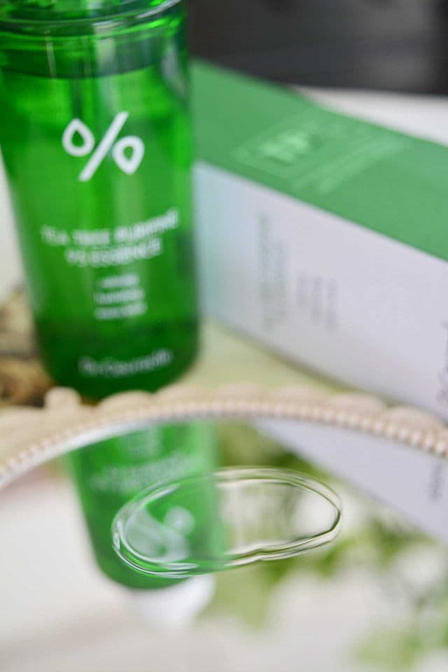 Dr. Ceuracle Tea Tree Purifine 95 Essence review photo by lunabellarina