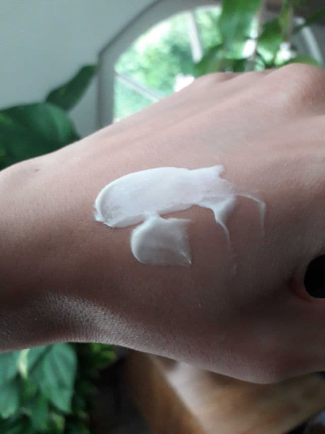 Paula's Choice Daily Replenishing Body Cream review photo by Elysea