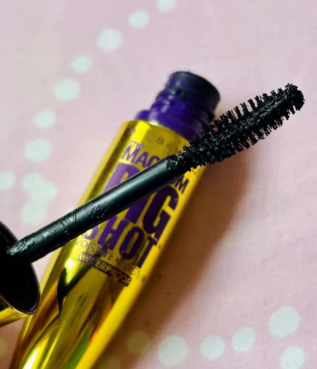 Maybelline The Colossal Mascara review photo by lovebloomieskin