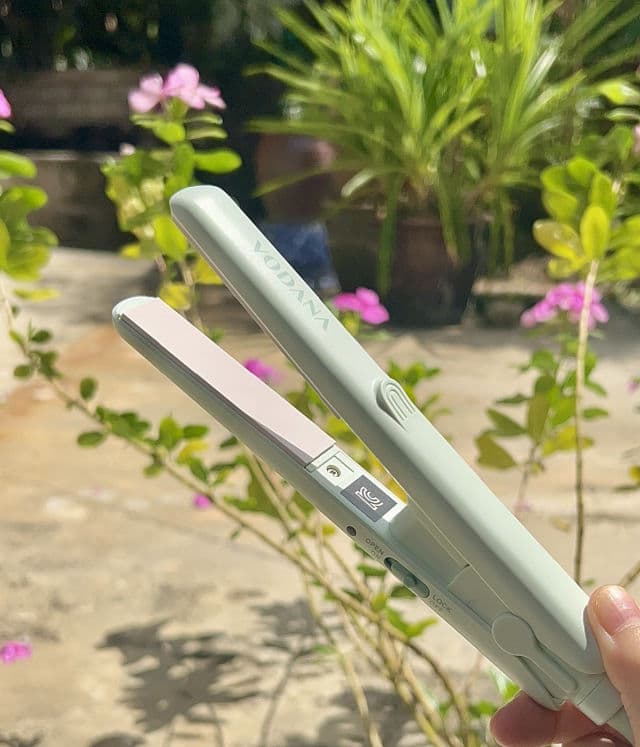 VODANA Pocket Mini Flat Iron review photo by lovebloomieskin