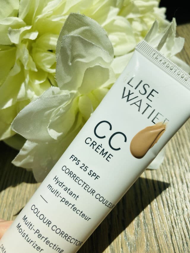 Lise Watier CC Créme Colour Corrector Multi-Perfecting Moisturizer review photo by Debby25