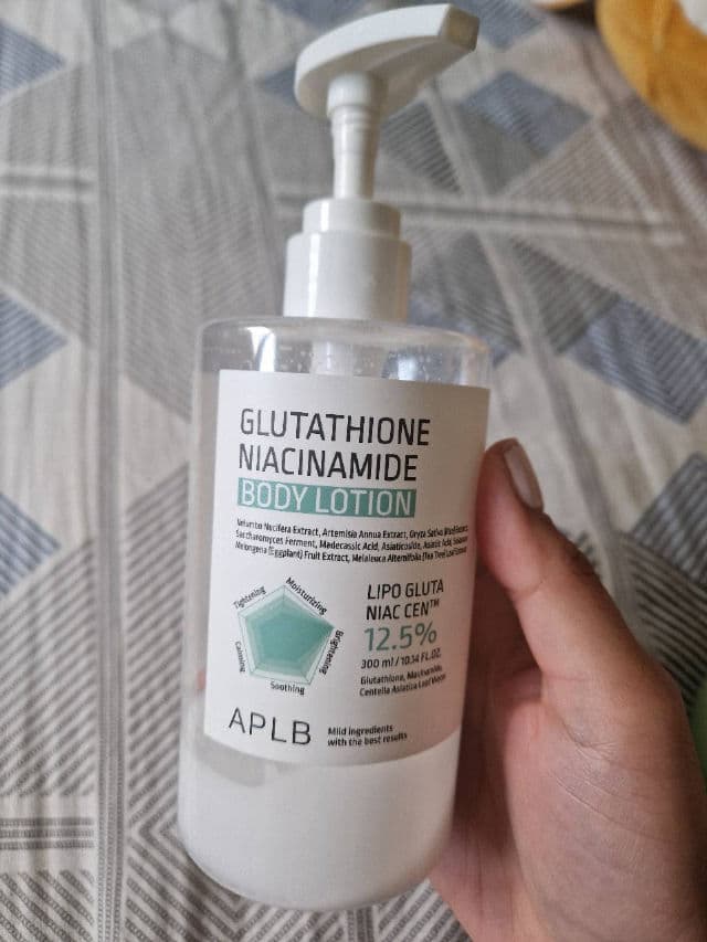 APLB Glutathione Niacinamide Body Wash review photo by Roth