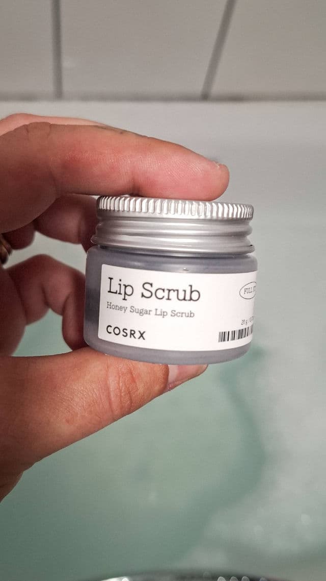 COSRX Full Fit Propolis Honey Sugar Lip Scrub review photo by thealtspoonie