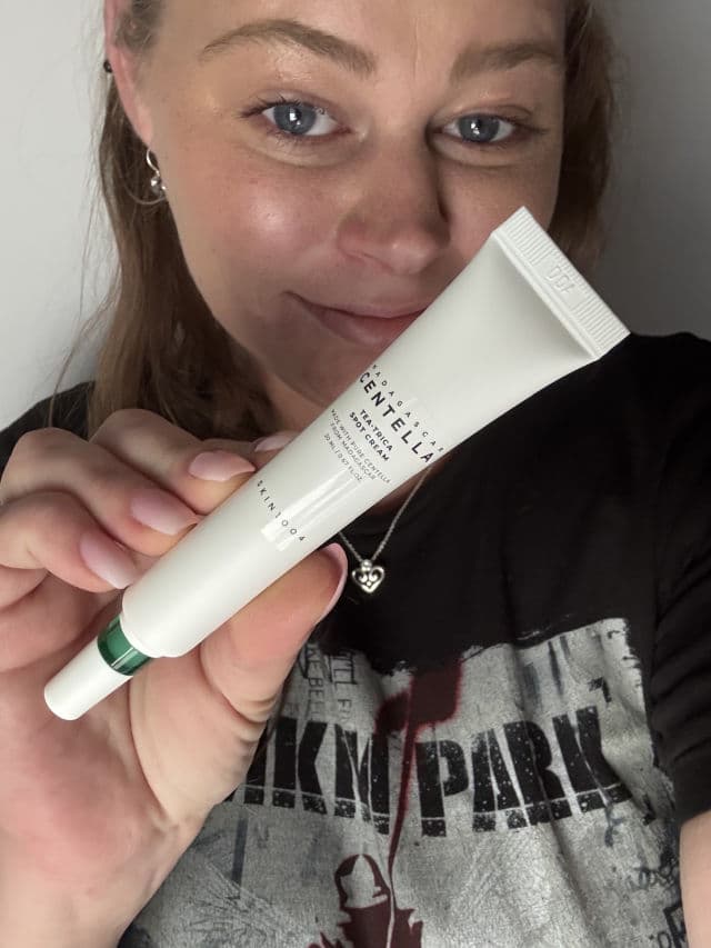 SKIN1004 Madagascar Centella Tea-Trica Spot Cream review photo by AmyRuthy