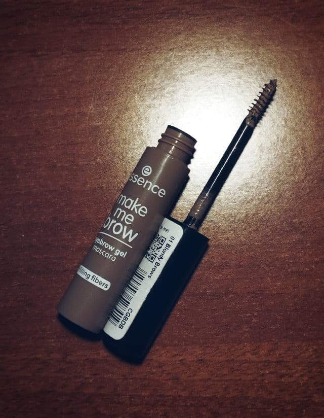 Essence Make Me Brow Eyebrow Gel Mascara review photo by PickyMickys