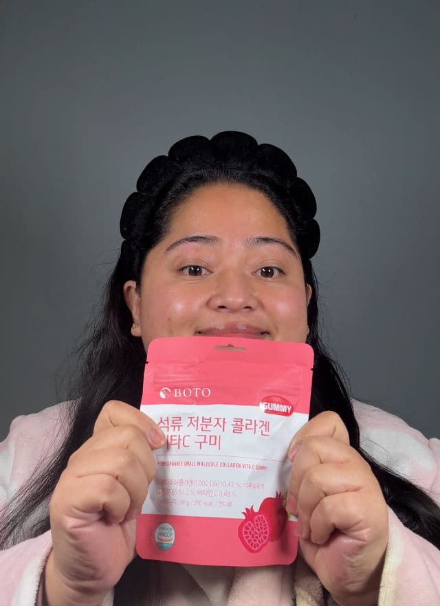 BOTO Pomegranate Small Molecule Collagen Vita C Gummy review photo by ReviewsLynWrotes