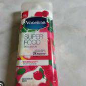 Vaseline Superfood Skin Serum - Cranberry review photo by taary