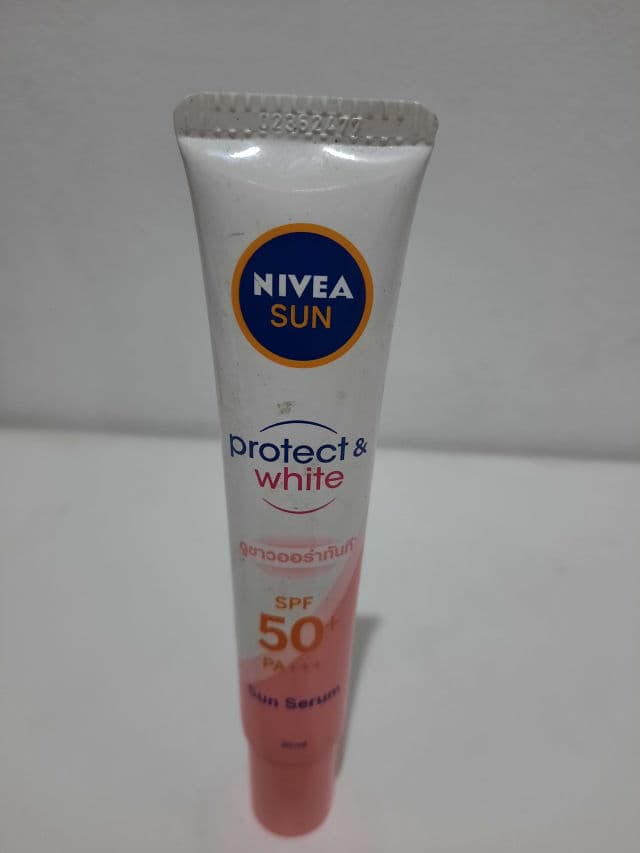 Nivea Sun Protect&White Instant Aura Serum SPF 50+PA+++ review photo by glowediaries