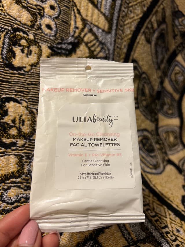 ULTA Sensitive Skin Facial Cleansing Towelettes review photo by TinaG007