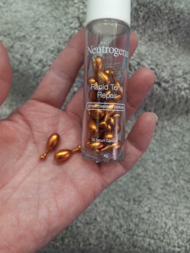 Neutrogena Rapid Tone Repair Vitamin C Serum Capsules review photo by MadMom