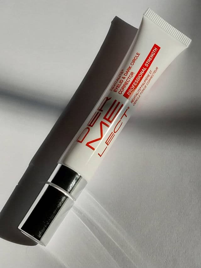 Dermelect Revitalite Eyelid and Dark Circle Corrector review photo by Lorelei